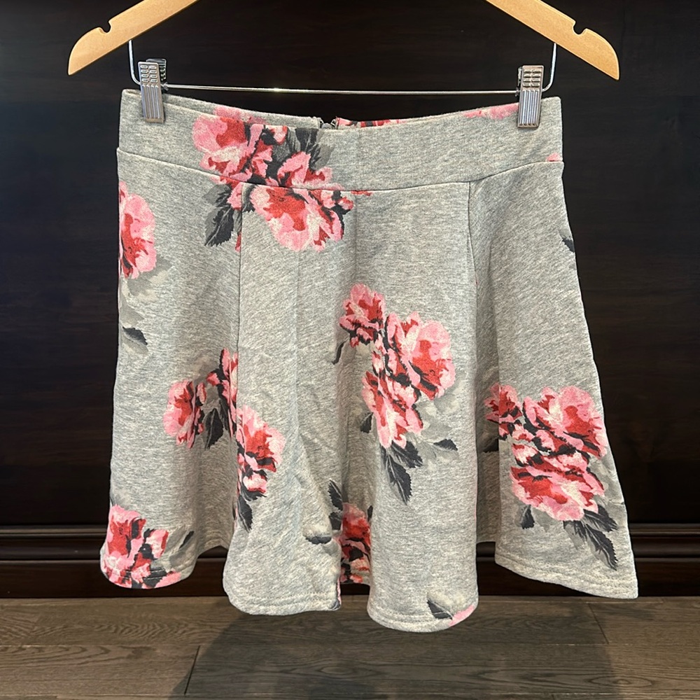 H&M Divided brand Women’s floral skater skirt, size S